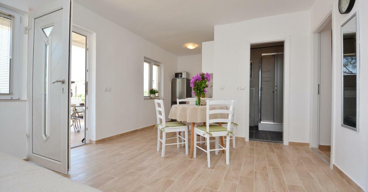 Apartmani Cesarec Basina 외부 사진
